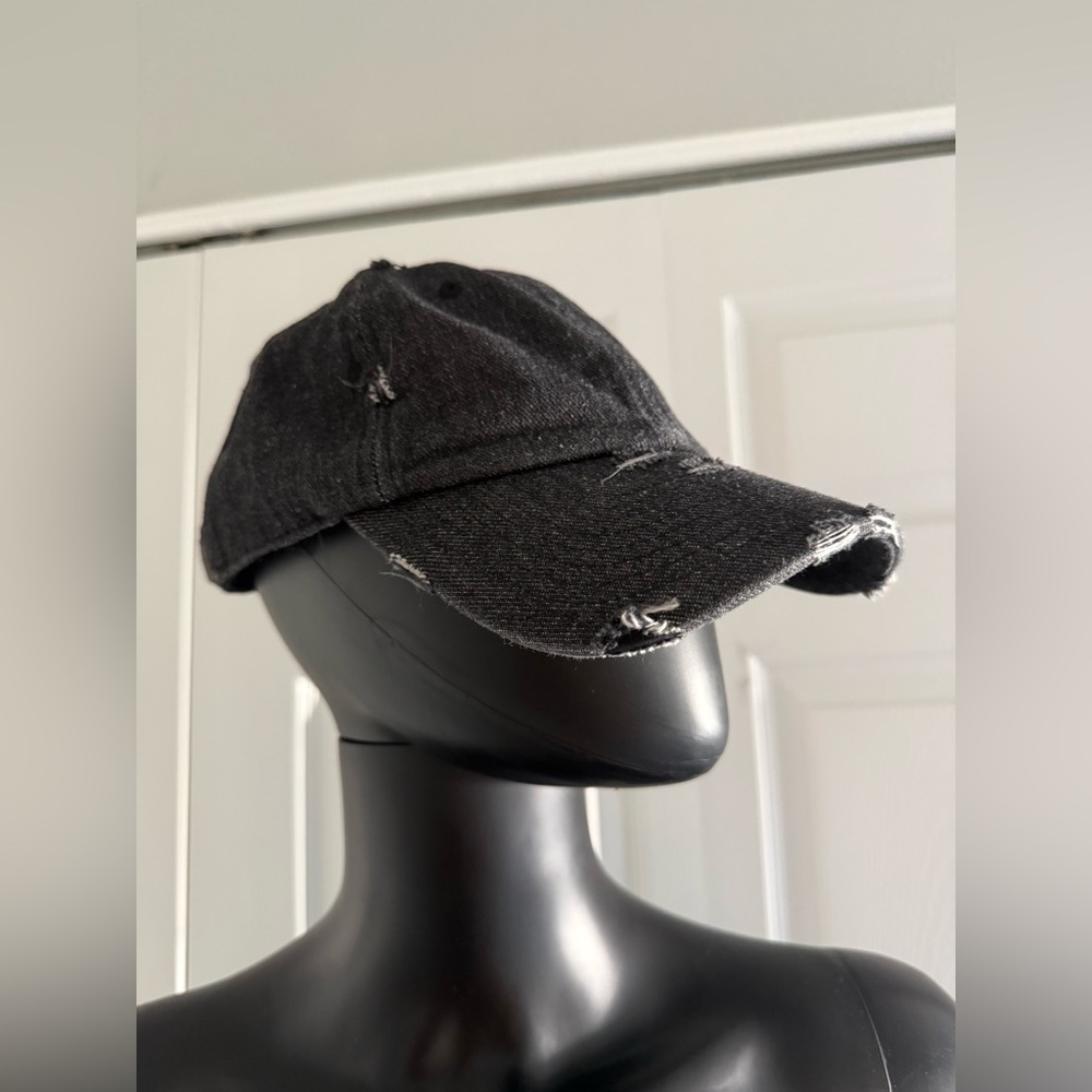 Grey distressed hat with copper detailing